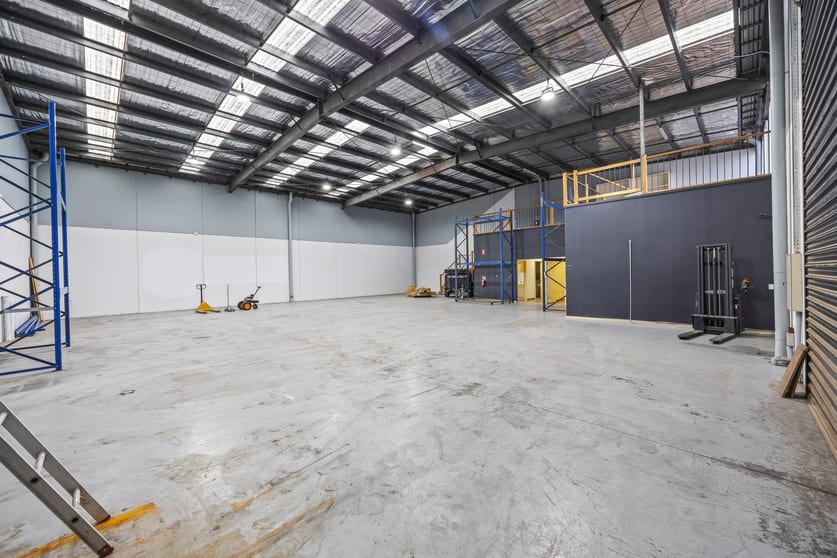 Click to view all images 3/5 Caravan Street Wendouree VIC 3355 - Image 3