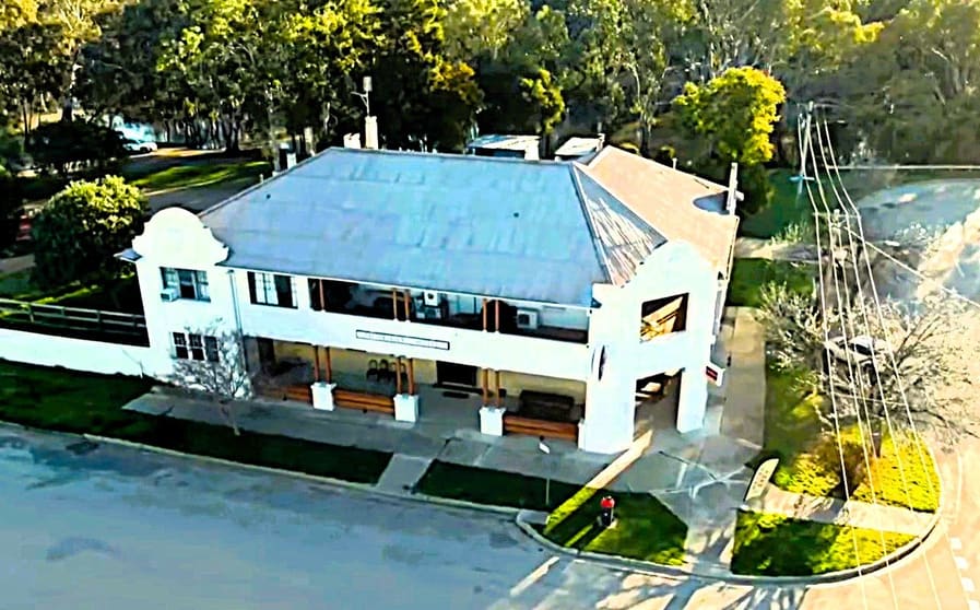 Click to view all images 52 Morago Street Moulamein NSW 2733 - Image 1