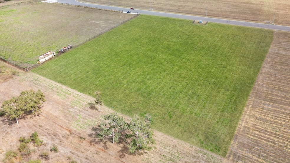 Click to view all images 16 Colinta Road Stuart QLD 4811 - Image 2