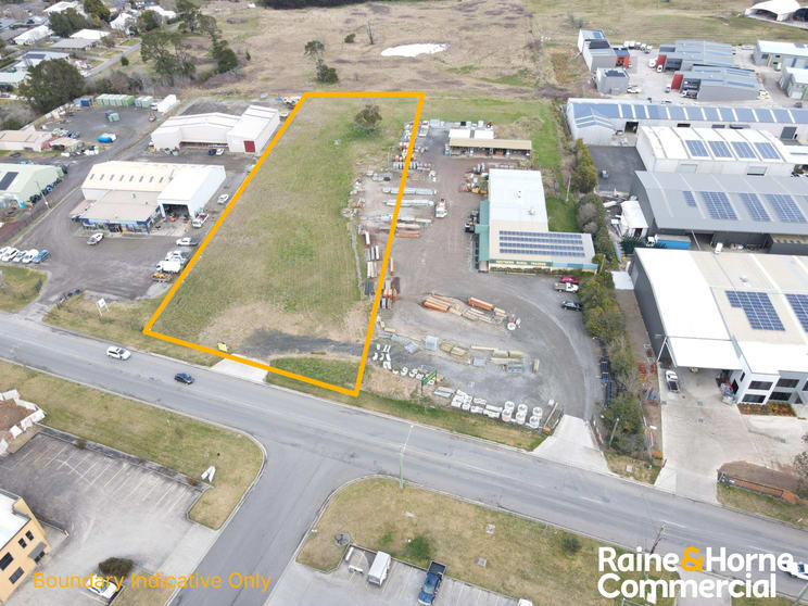 Click to view all images 42 Berrima Road Moss Vale NSW 2577 - Image 1