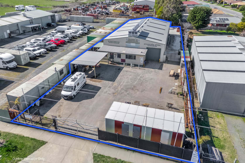 Click to view all images 7 Tait Street Sebastopol VIC 3356 - Image 1