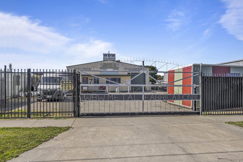 Click to view all images 7 Tait Street Sebastopol VIC 3356 - Image 2
