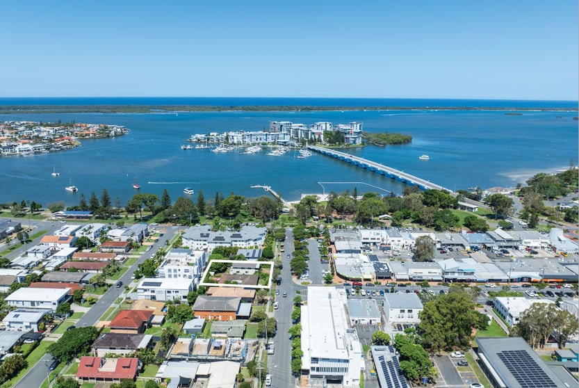 Click to view all images 7-9 Bruce Avenue Paradise Point QLD 4216 - Image 1