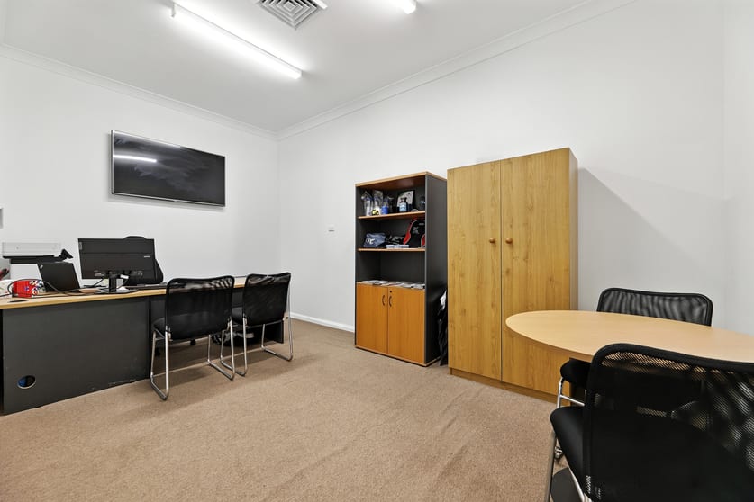 Click to view all images 17/296-298 Windsor Street Richmond NSW 2753 - Image 2