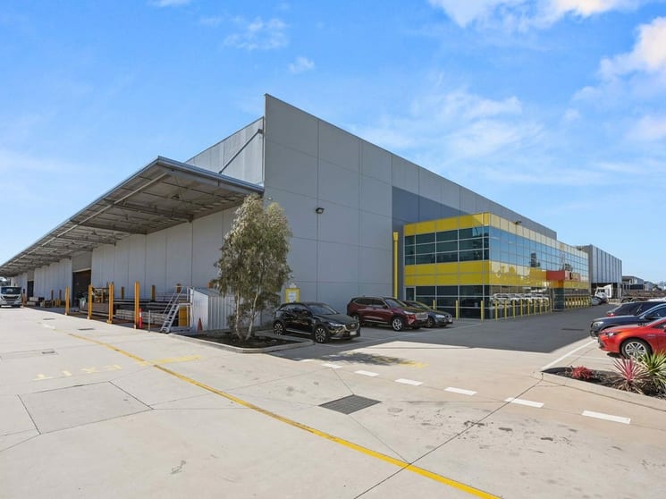 Click to view all images 91 Calarco Drive Derrimut VIC 3026 - Image 3