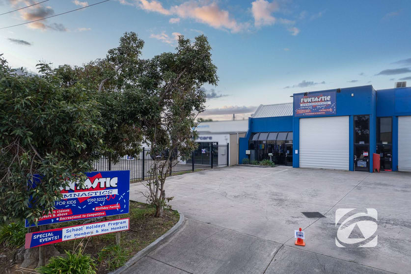 Click to view all images 34 Enterprise Avenue Berwick VIC 3806 - Image 1