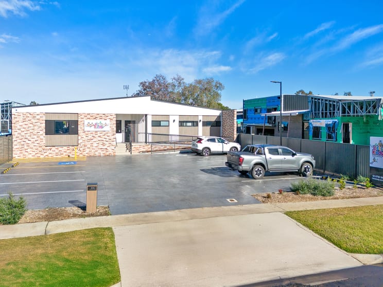 Click to view all images 35C Nandewar Street Narrabri NSW 2390 - Image 1