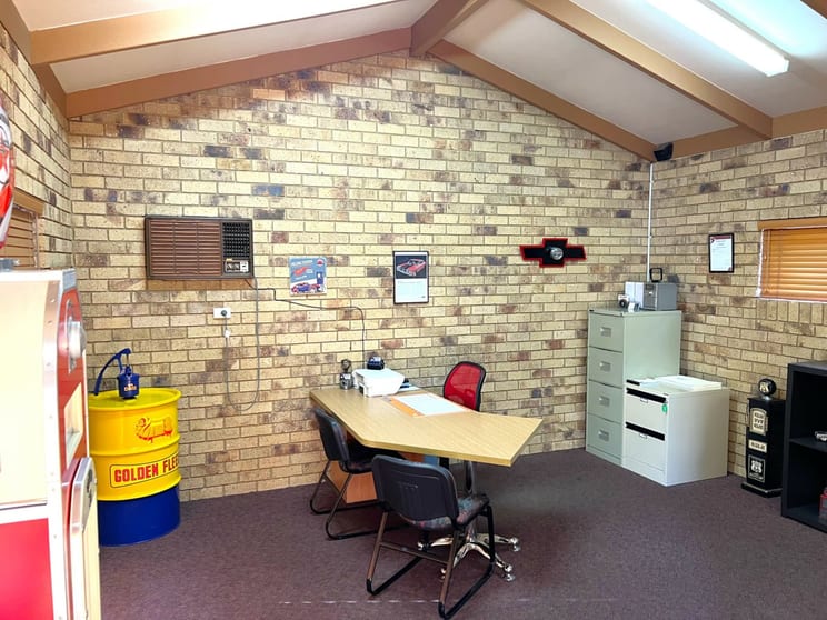 Click to view all images 104 Kingaroy Street Kingaroy QLD 4610 - Image 3