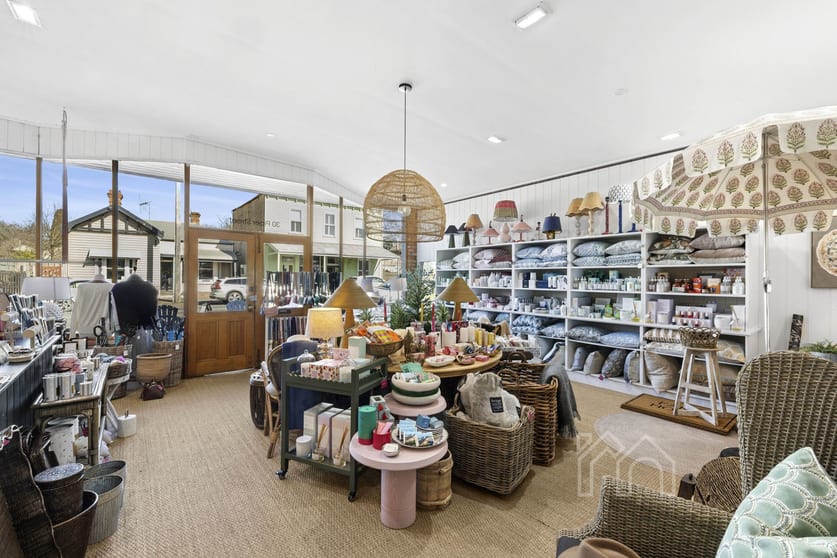 Click to view all images 30 & 30A Piper Street Kyneton VIC 3444 - Image 2