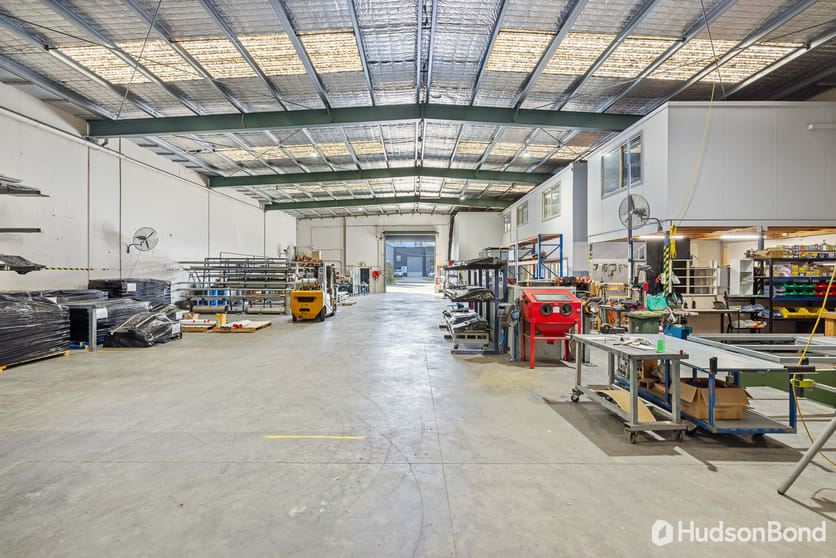 Click to view all images 21 Mohr Street Tullamarine VIC 3043 - Image 3