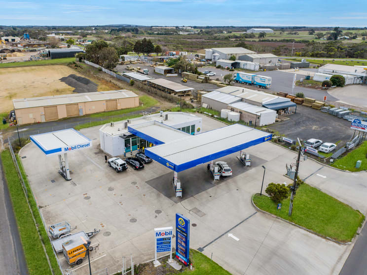 Click to view all images 609 Henty Highway Portland VIC 3305 - Image 2
