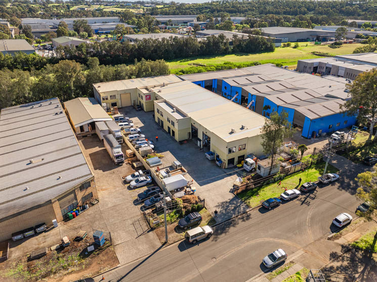 Click to view all images Unit 5/18 York Road Ingleburn NSW 2565 - Image 2