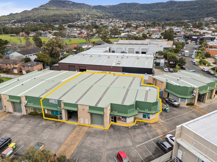 Click to view all images 3 & 4/77 Jardine Street Fairy Meadow NSW 2519 - Image 1