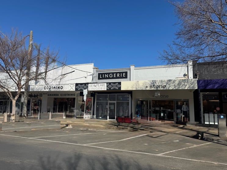 Click to view all images 125 Hare Street Echuca VIC 3564 - Image 3