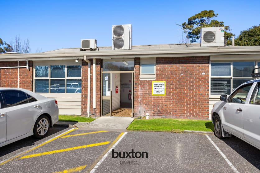 Click to view all images 2/65-67 Beach Street Frankston VIC 3199 - Image 2