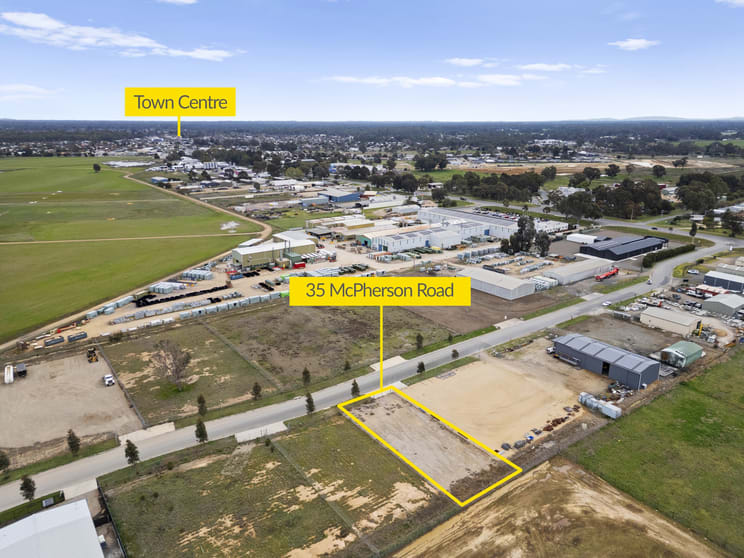 Click to view all images 35 McPherson Road Benalla VIC 3672 - Image 2