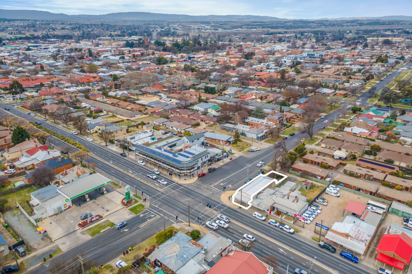 Click to view all images 252 Stewart Street Bathurst NSW 2795 - Image 1