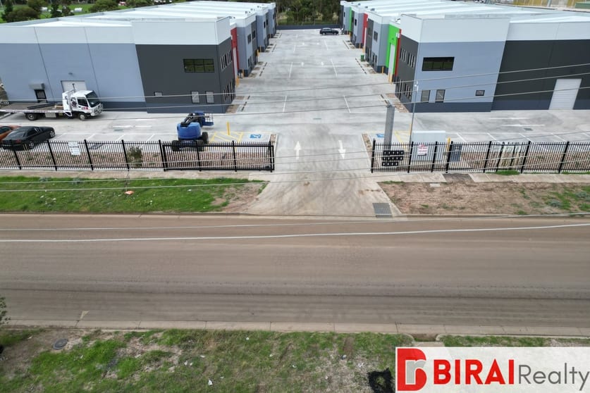 Click to view all images Unit 5/22-24 Reid Street Ardeer VIC 3022 - Image 1