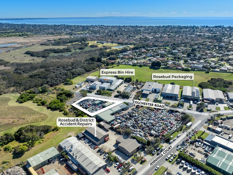 Click to view all images 1 Lynbie Court Rosebud VIC 3939 - Image 3