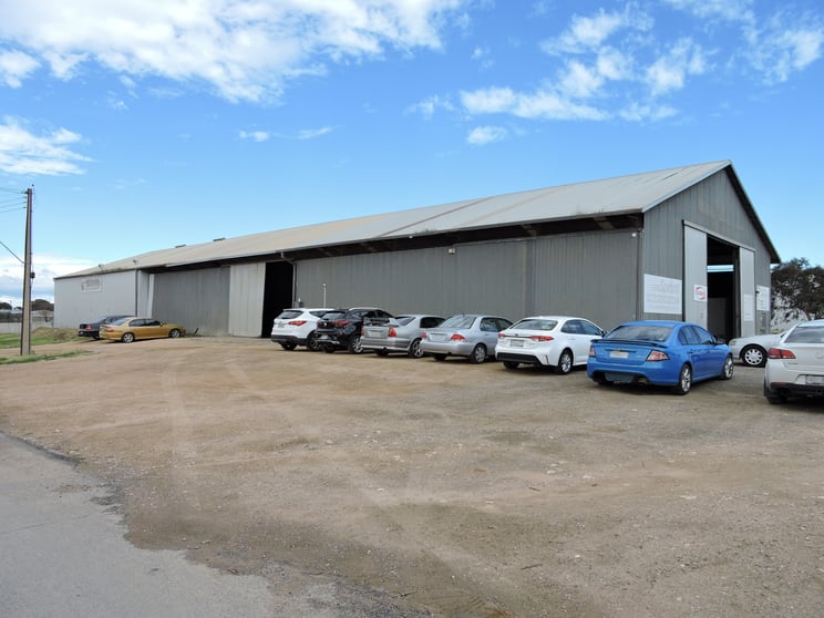Click to view all images 30 Bywaters Road Murray Bridge SA 5253 - Image 2