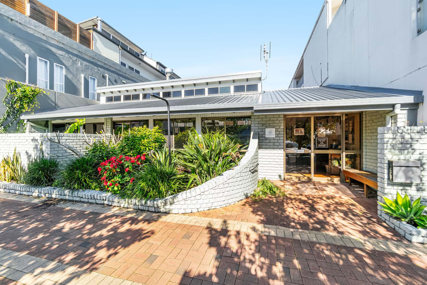 Click to view all images 28 Coldstream Street Yamba NSW 2464 - Image 2