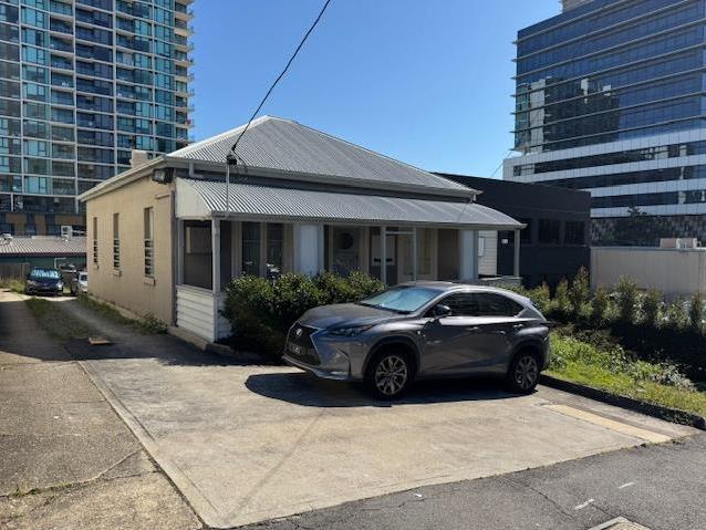 Click to view all images Whole/22 Kyabra Street Newstead QLD 4006 - Image 1
