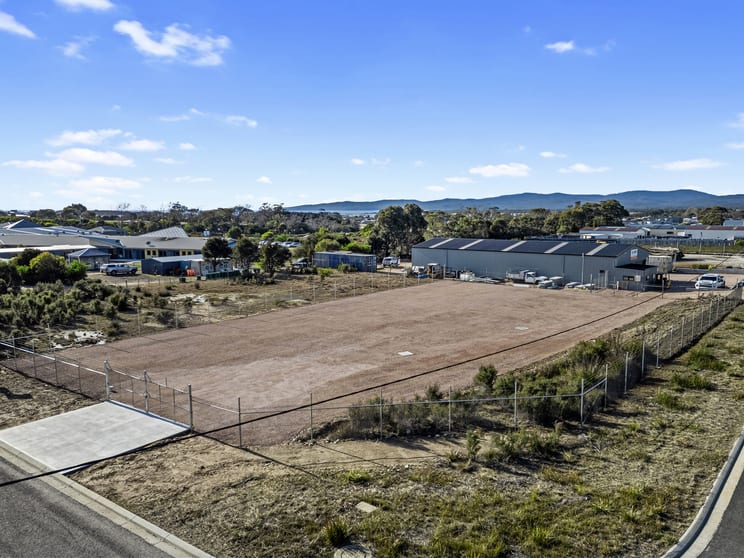 Click to view all images 44 Burgess Drive Shearwater TAS 7307 - Image 3