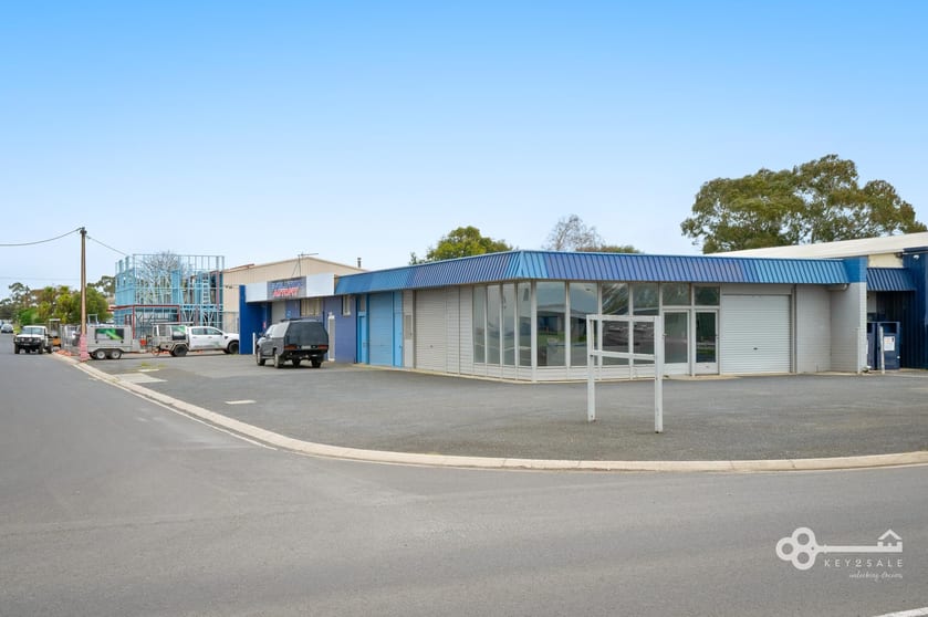 Click to view all images 311 Commercial Street West Mount Gambier SA 5290 - Image 3
