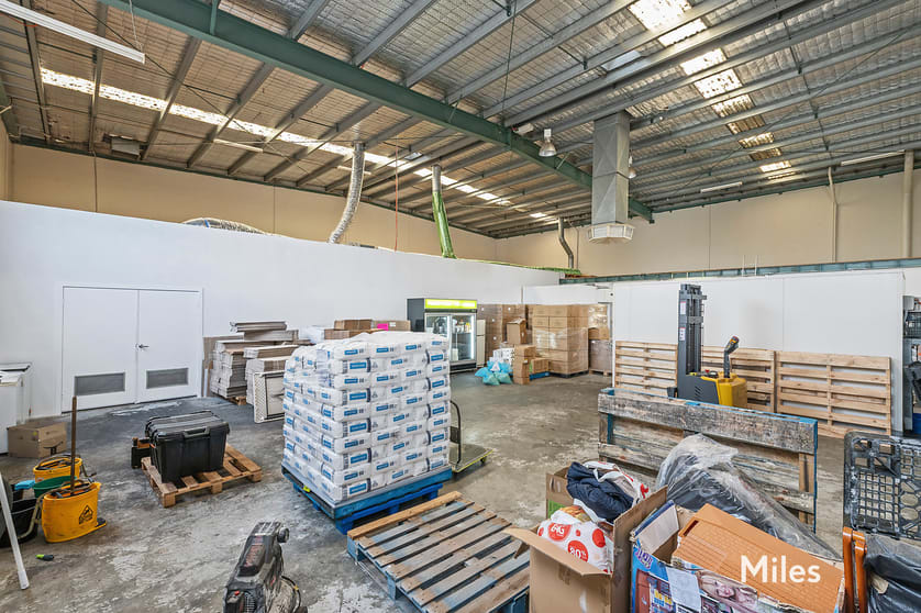 Click to view all images 14 Pelmet Crescent Thomastown VIC 3074 - Image 3