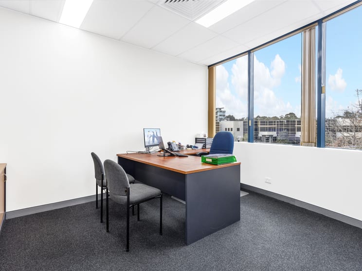 Click to view all images 3.02/29-31 Solent Circuit Norwest NSW 2153 - Image 3