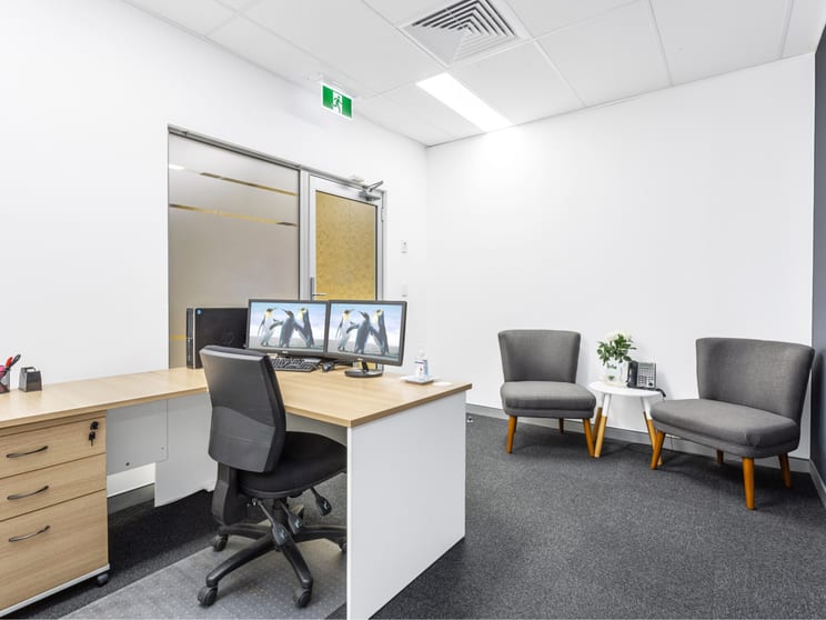 Click to view all images 3.02/29-31 Solent Circuit Norwest NSW 2153 - Image 1
