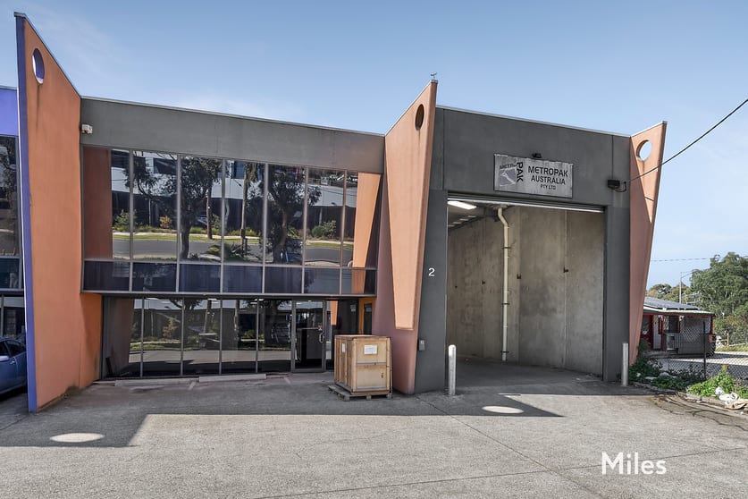 Click to view all images 2 Quinn Street Preston VIC 3072 - Image 1