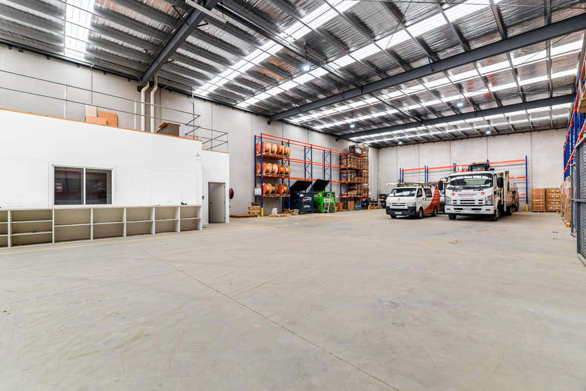 Click to view all images Unit 1/3 Venture Way Pakenham VIC 3810 - Image 3