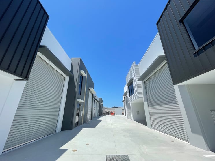 Click to view all images Arundel QLD 4214 - Image 2