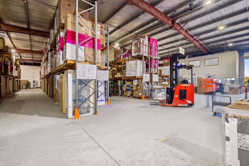 Click to view all images 140 Gladstone Street Fyshwick ACT 2609 - Image 2