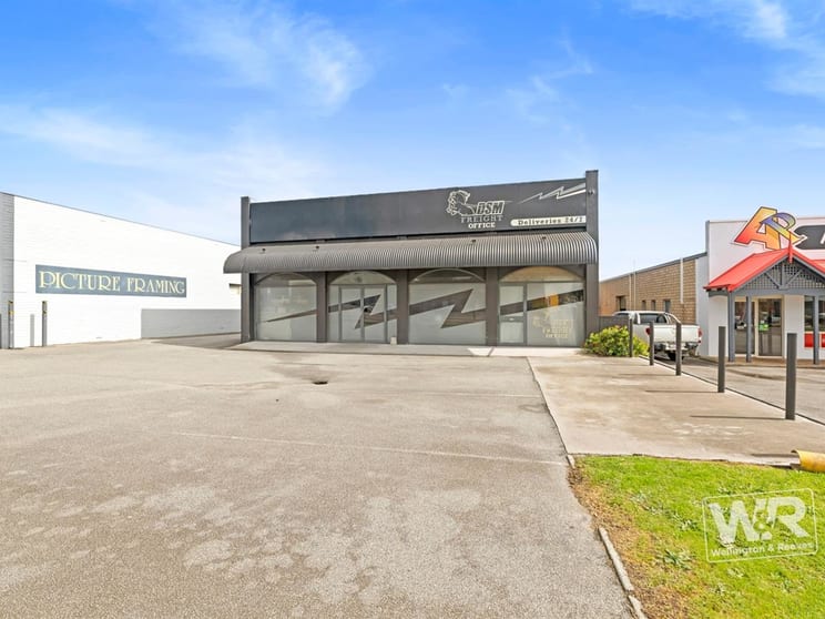 Click to view all images 101 Lockyer Avenue Centennial Park WA 6330 - Image 3
