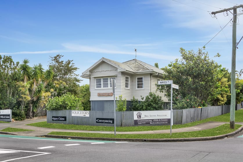 Click to view all images 25 Mayes Avenue Caloundra QLD 4551 - Image 2