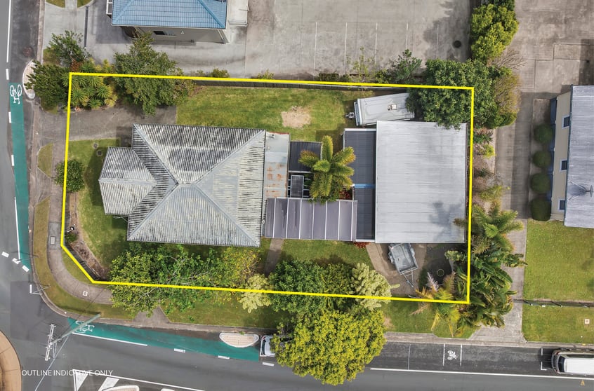 Click to view all images 25 Mayes Avenue Caloundra QLD 4551 - Image 3