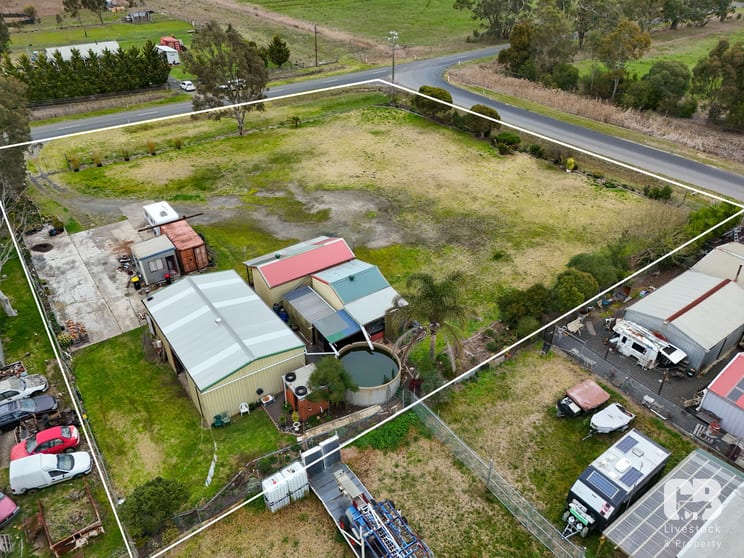 Click to view all images 61 Huffers Lane Rosedale VIC 3847 - Image 2