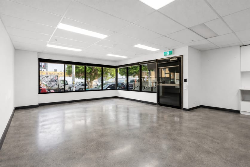 Click to view all images 2/10-14 Hope Street Brunswick VIC 3056 - Image 2
