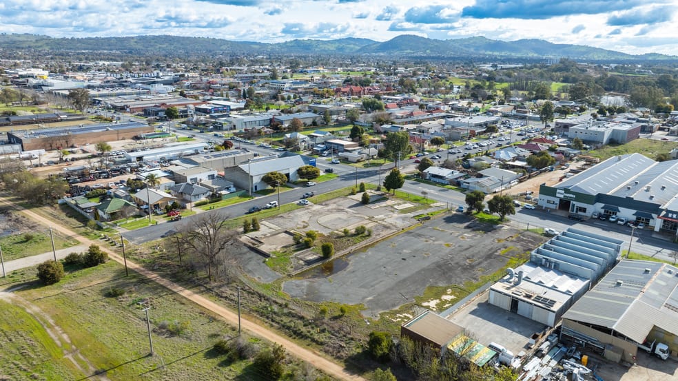 Click to view all images 36-42 Hovell Street Wodonga VIC 3690 - Image 3
