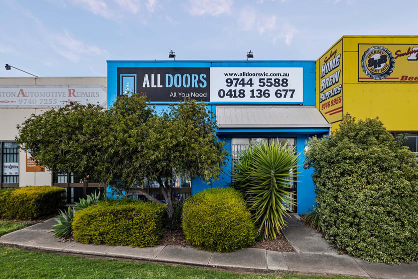 Click to view all images 2/1-7 Sussex Court Sunbury VIC 3429 - Image 1