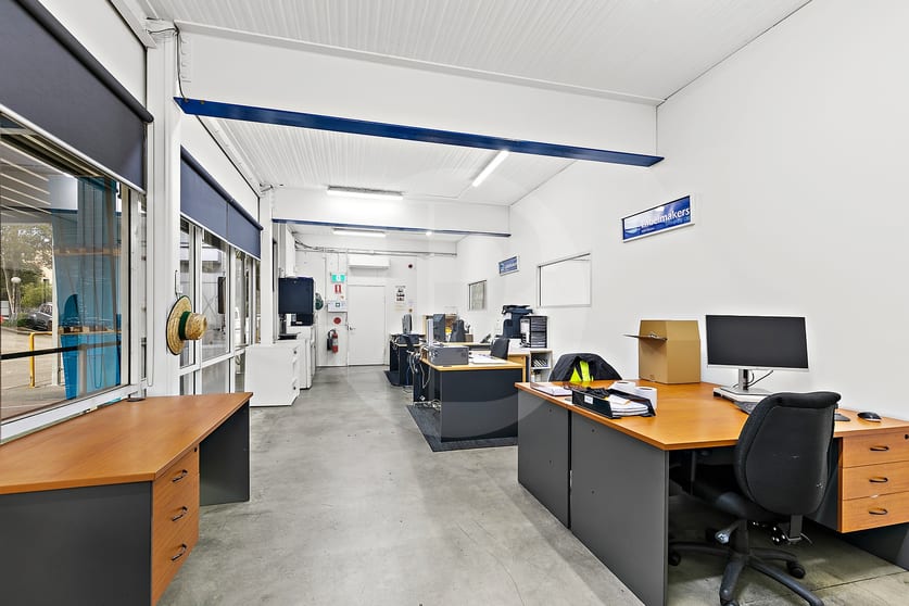 Click to view all images 2/1B REDBANK ROAD Northmead NSW 2152 - Image 3