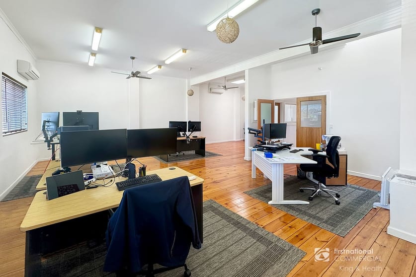 Click to view all images 206A Main Street Bairnsdale VIC 3875 - Image 3
