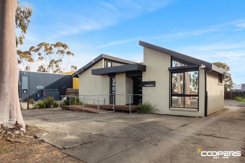 Click to view all images 9 Alexandra Street Melton VIC 3337 - Image 2