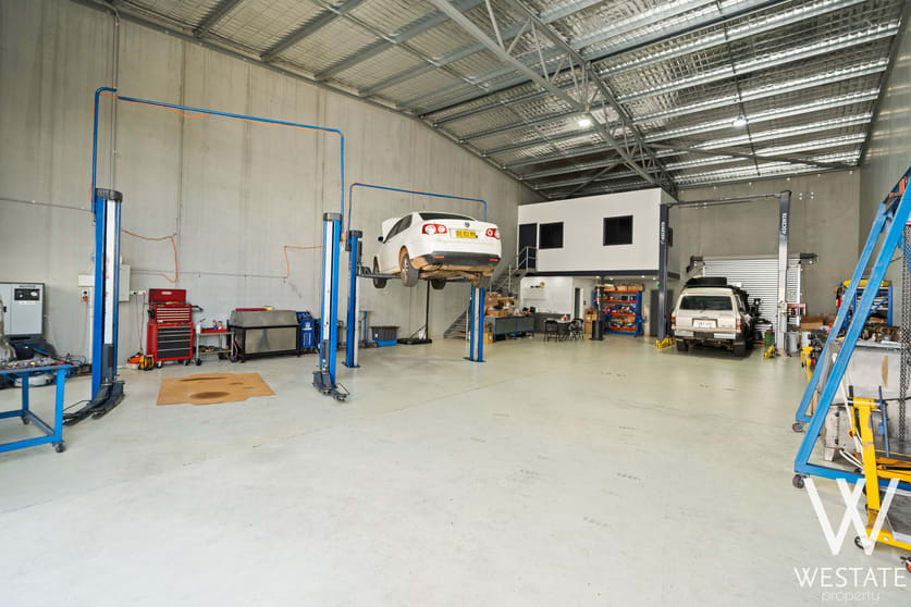 Click to view all images 2/15 Watt Drive Robin Hill NSW 2795 - Image 2