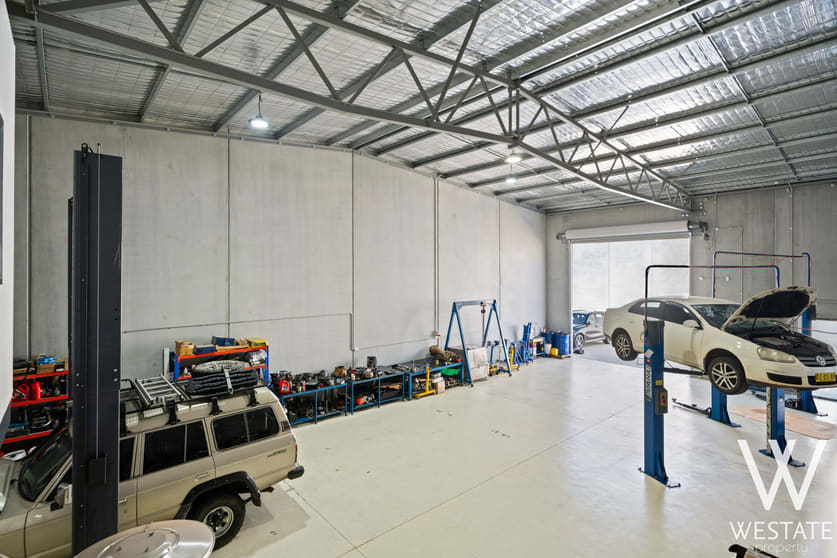 Click to view all images 2/15 Watt Drive Robin Hill NSW 2795 - Image 3