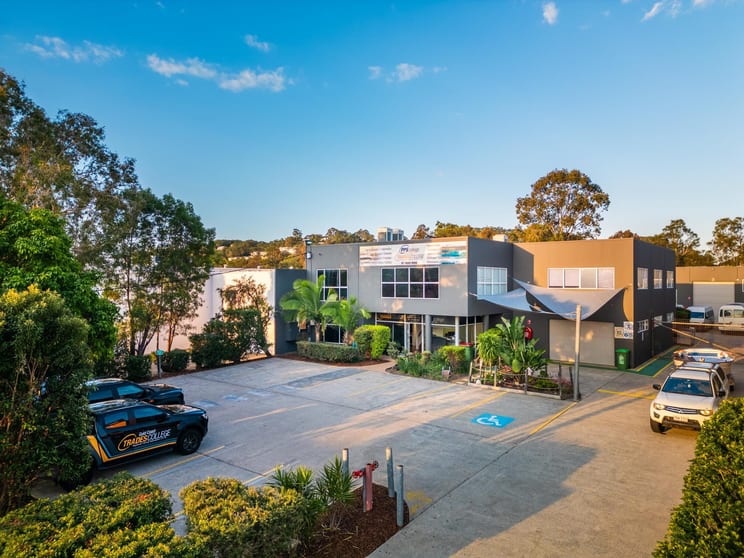 Click to view all images 6 Hayter Street Currumbin Waters QLD 4223 - Image 1