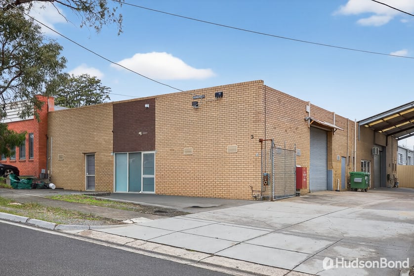 Click to view all images 1/3 Elliot Place Ringwood VIC 3134 - Image 1
