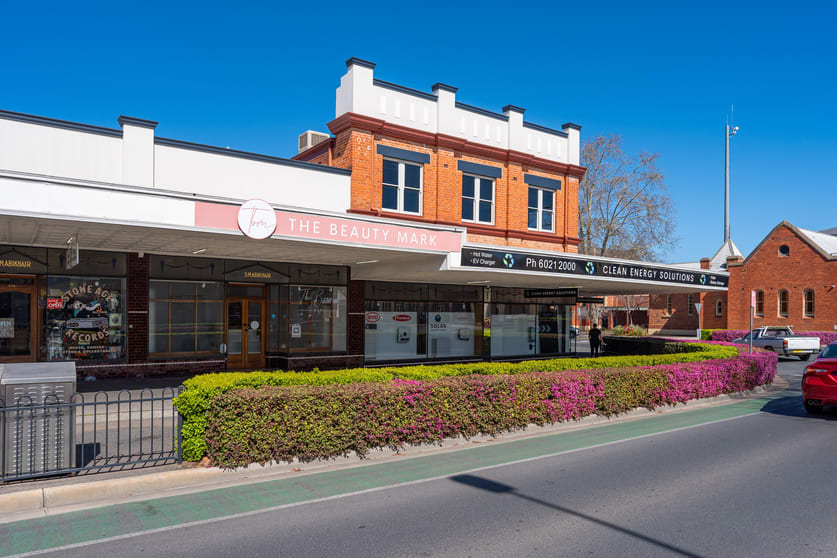 Click to view all images 560 Olive Street Albury NSW 2640 - Image 3